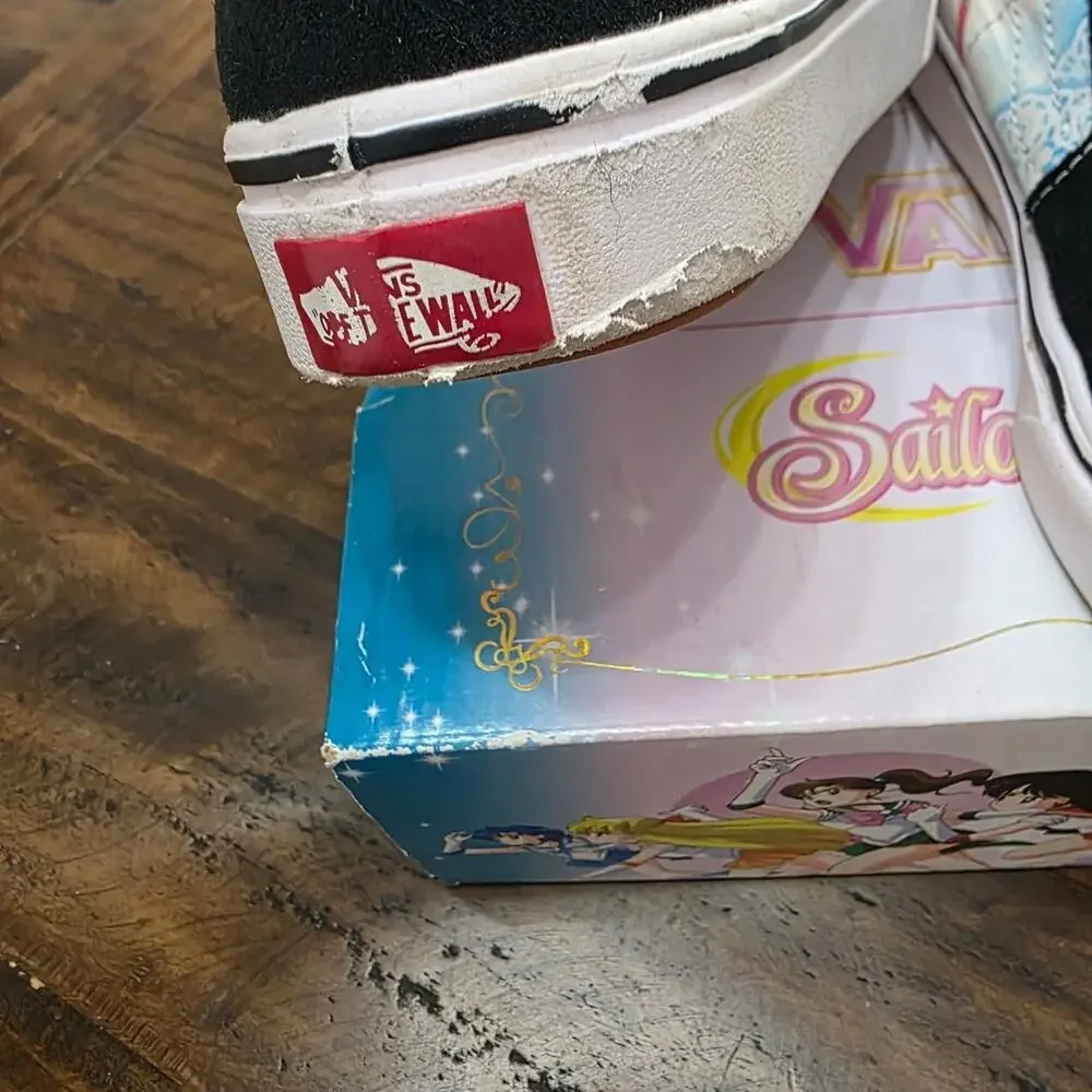 Vans x Sailor Moon Comfycush Sk8-Hi Pretty Guardians Kids Size 2.0